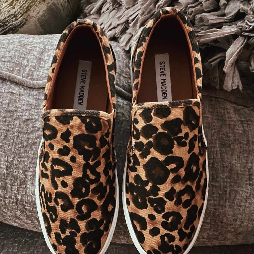 Steven Madden Leopard Print 
8.5 w/box